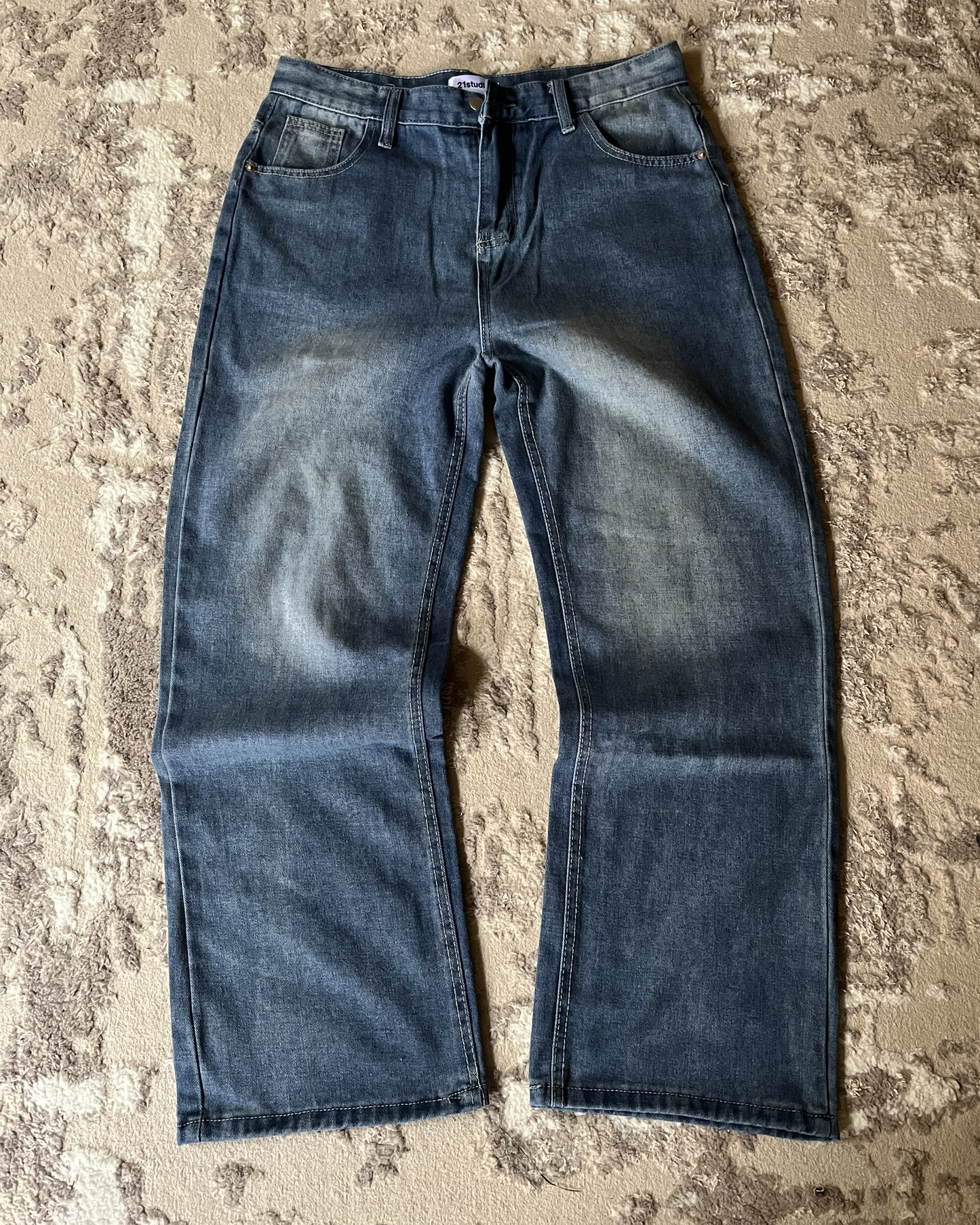 V2 blue baggy jeans