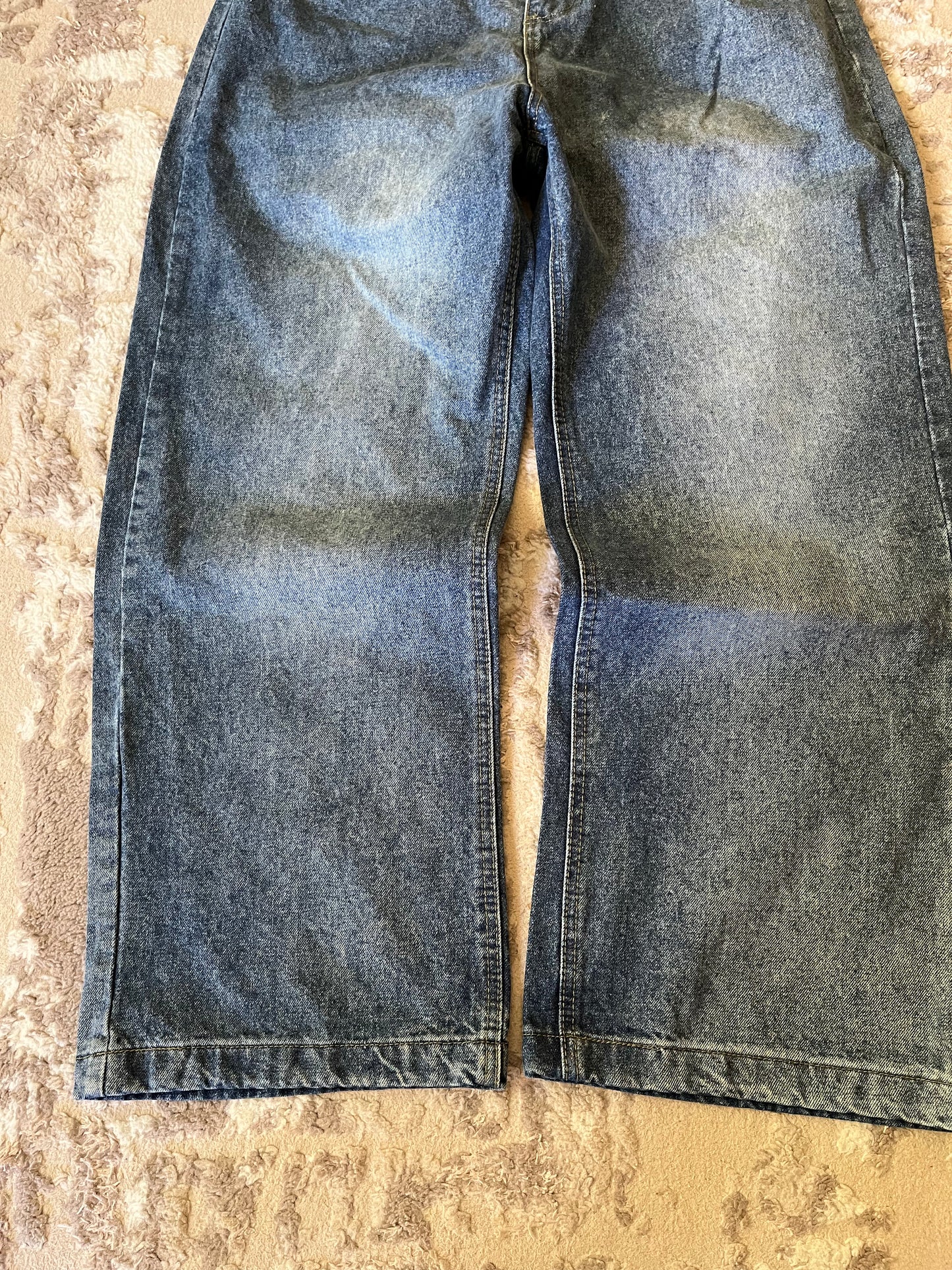 V1  blue baggy jeans