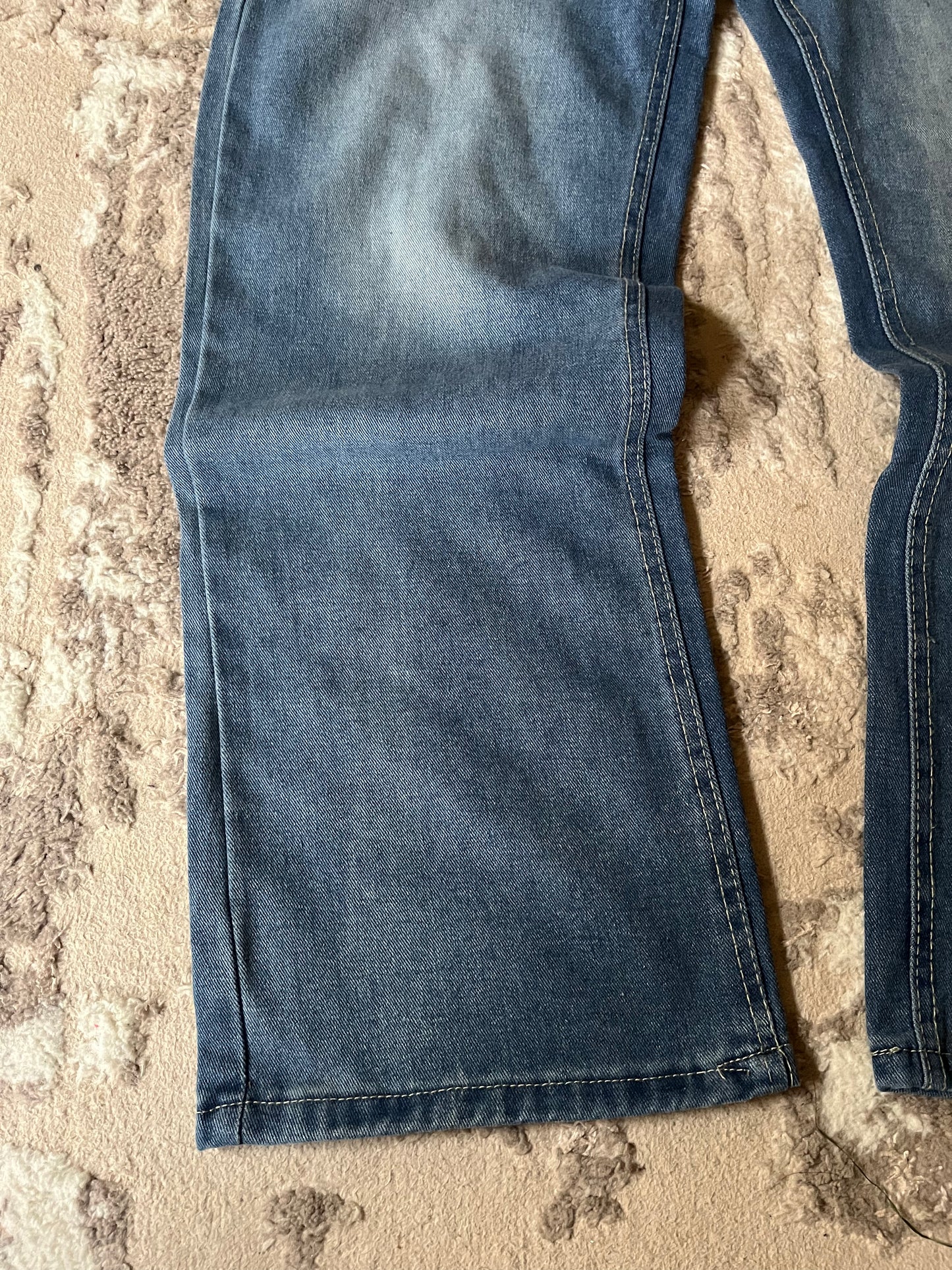 V2 blue baggy jeans